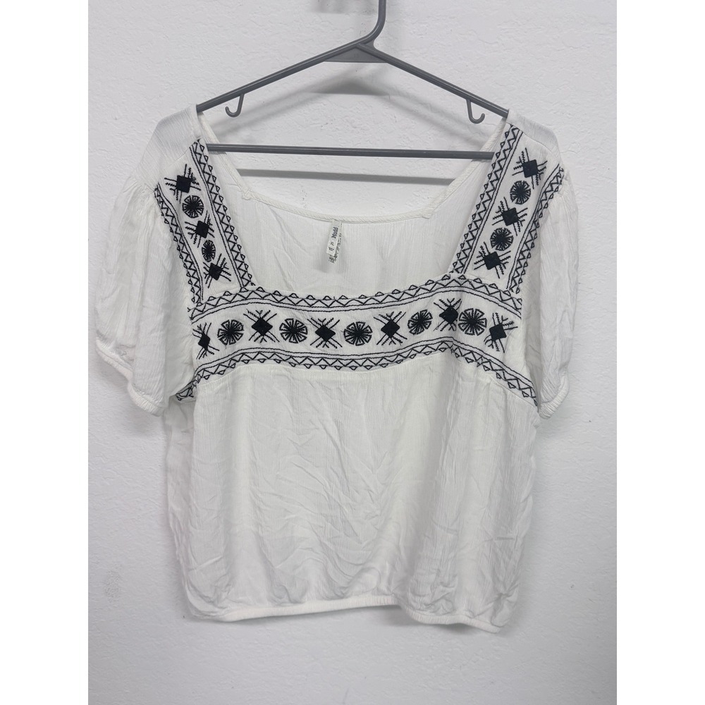 Mudd White Embroidered Peasant Top XL Boho Square Neck Short Puff Sleeve Blouse